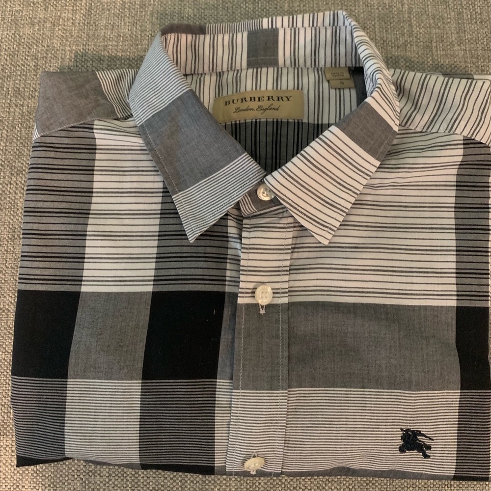 Burberry Black/White Large Short Sleeve Shirt